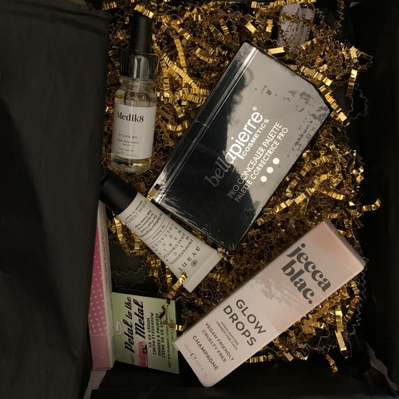 LOOKFANTASTIC LIMITED EDITION BEAUTY BOX $160 VALUE (BRAND NEW) - Picture 10 of 10